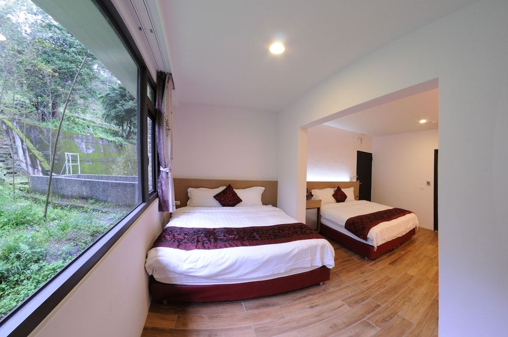 Lakeside 46 Comfort Quadruple Room, Mountain View 3