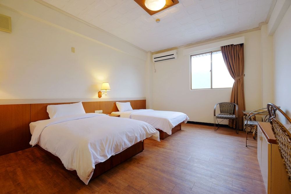 Yawan Spa Hotel Twin Room