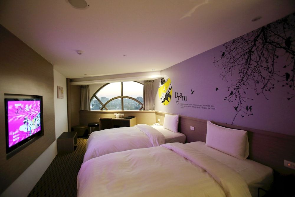 Chiayi Look Hotel City-view Room (Random Design) 2