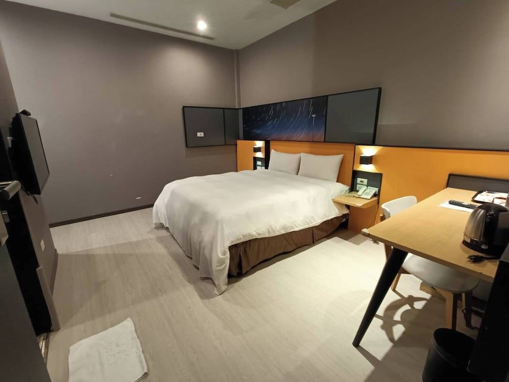 Walker-Taoyuan Standard Double Room 19