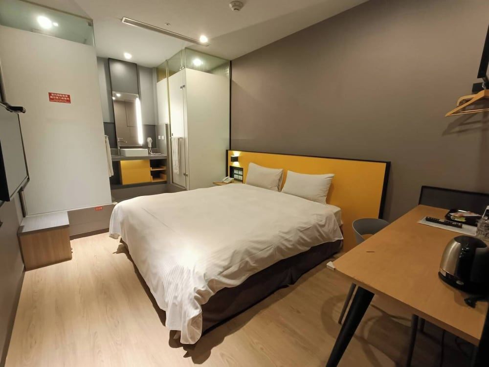 Walker-Taoyuan Standard Double Room 15