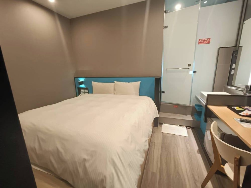 Walker-Taoyuan Standard Double Room