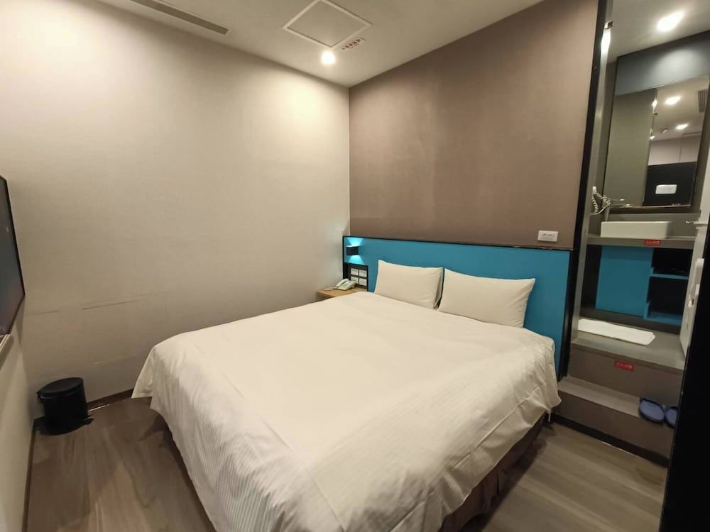 Walker-Taoyuan Standard Double Room 21