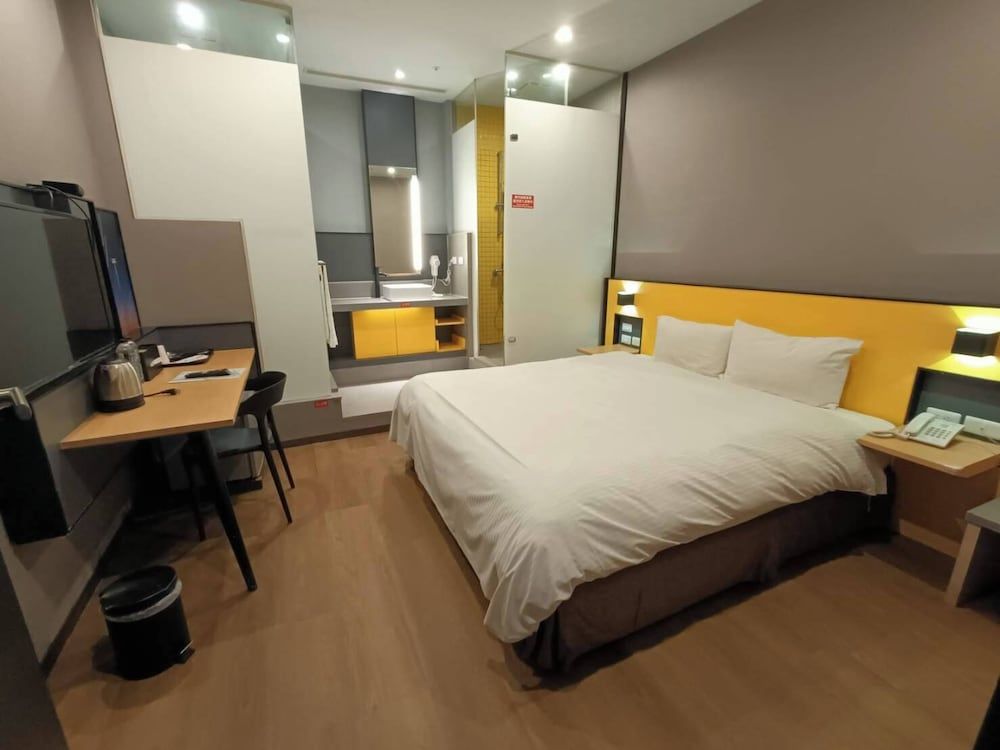 Walker-Taoyuan Standard Double Room 18