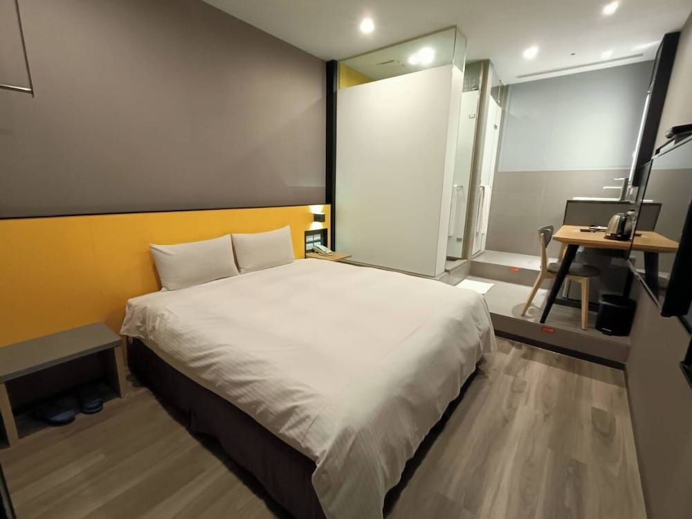 Walker-Taoyuan Standard Double Room 17