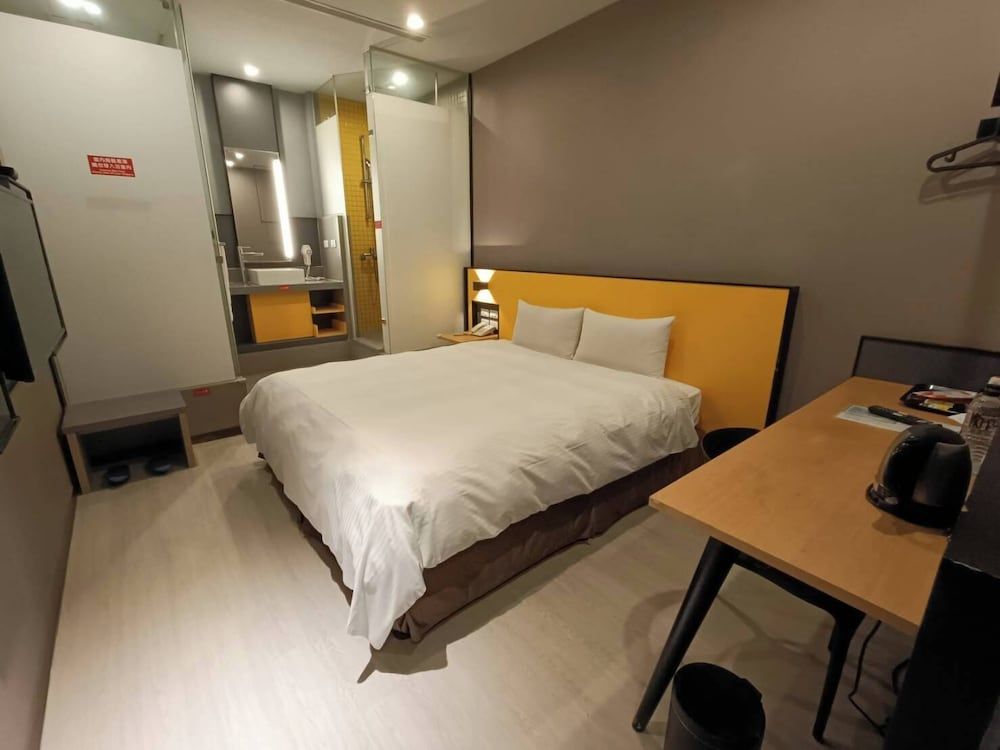 Walker-Taoyuan Standard Double Room 14