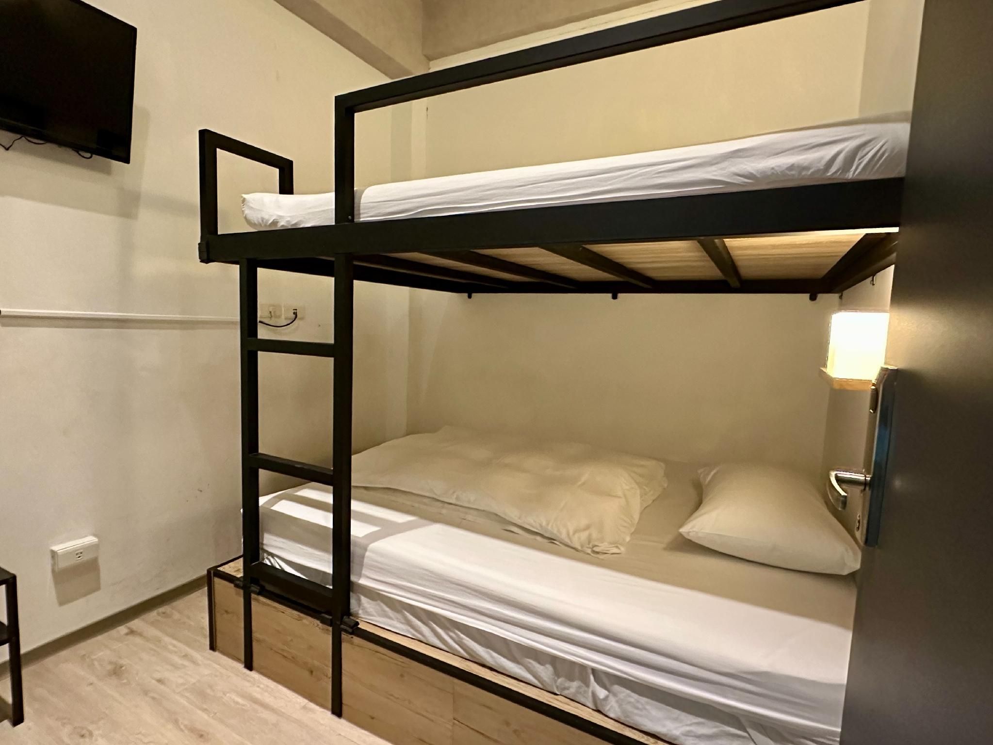 Taipei Sunny Hostel Budget Twin Room without Window