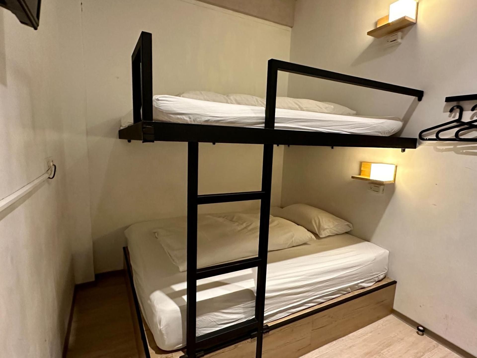 Taipei Sunny Hostel Budget Twin Room without Window 2