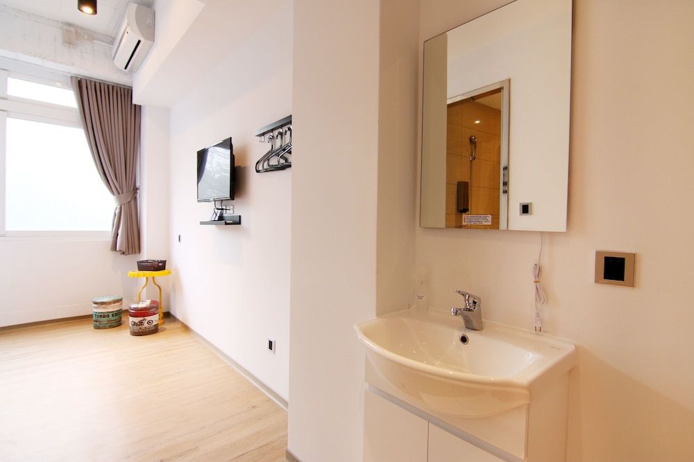 Taipei Sunny Hostel Family Room 8