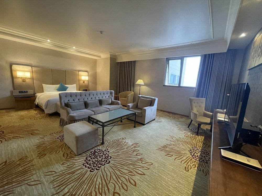 CHECK inn Select Tainan YongKang Deluxe Double Room