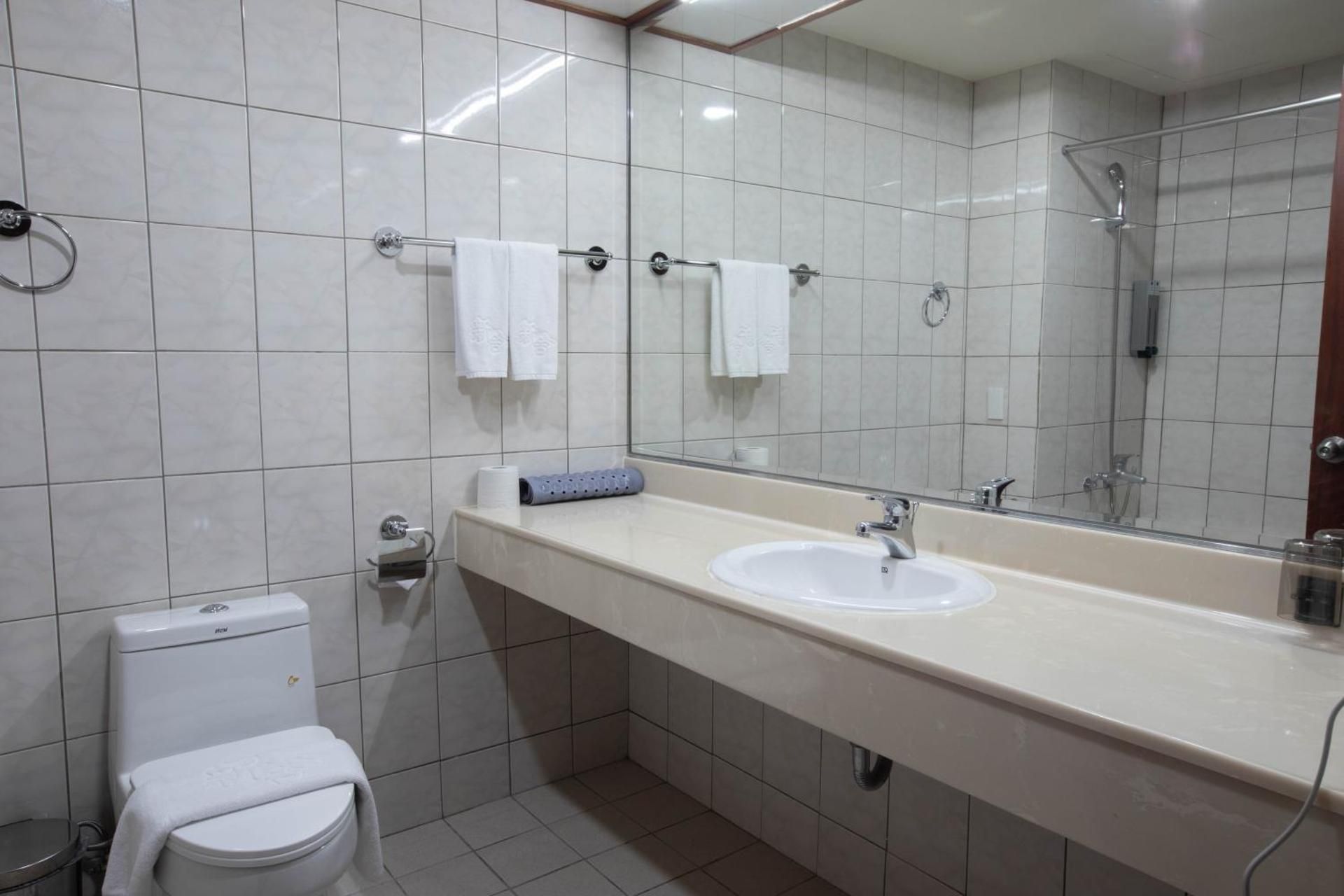 Deluxe Double Room with Bathtub