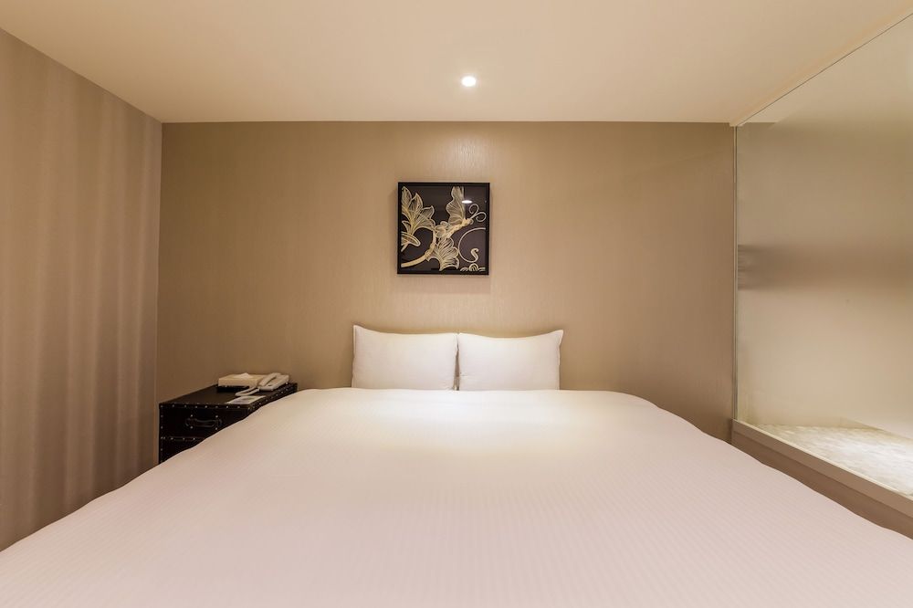 Xin She Hotel - Chungli Ultimate Double Room 3