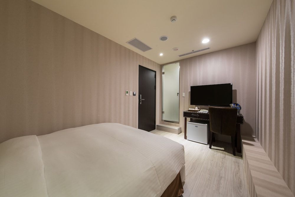 Xin She Hotel - Chungli Classic Double Room 2