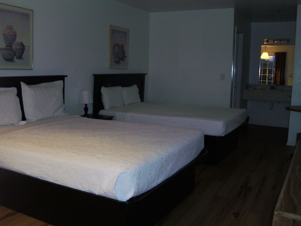 Standard Room, 2 Queen Beds, Non Smoking