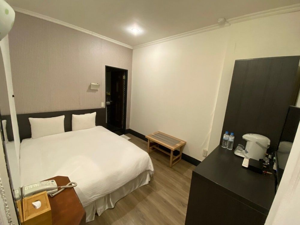 undefined Hotel Queen 6