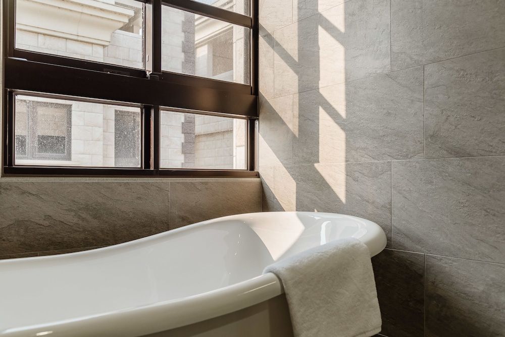 Milan Yilan Superior Quadruple Room, Bathtub 5