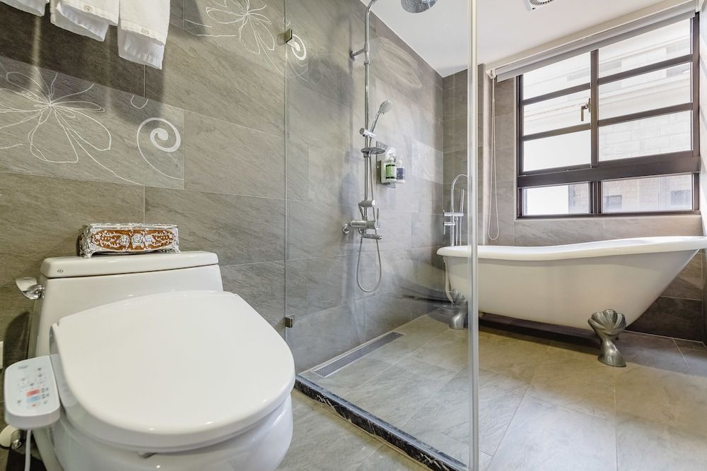Milan Yilan Superior Quadruple Room, Bathtub 6
