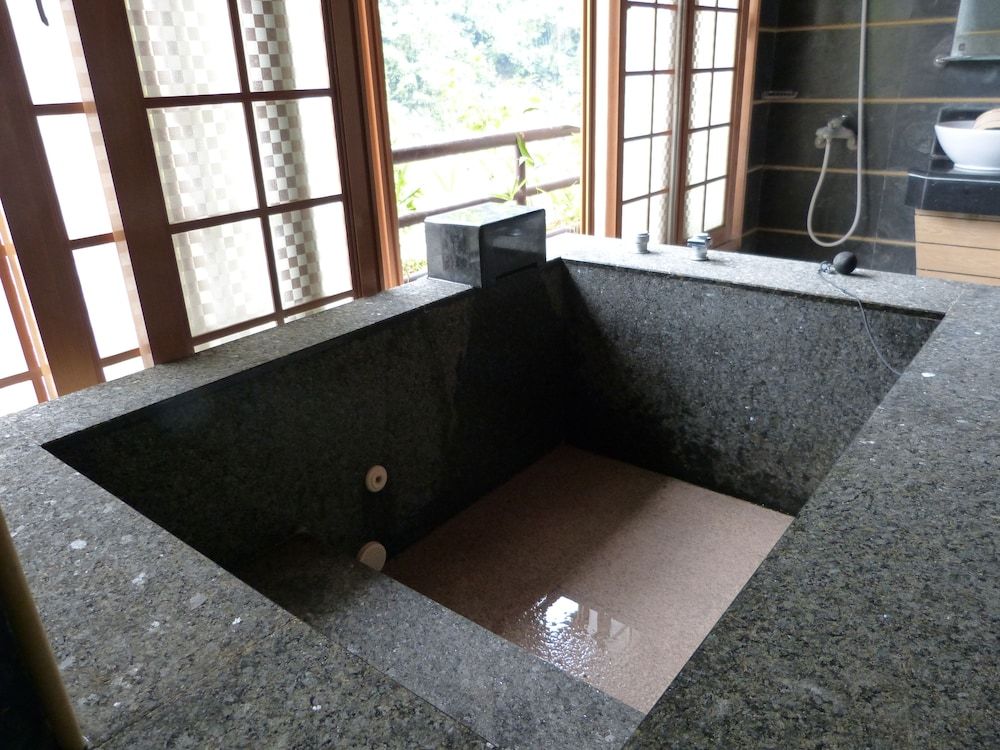 undefined Full Moon Spa 7