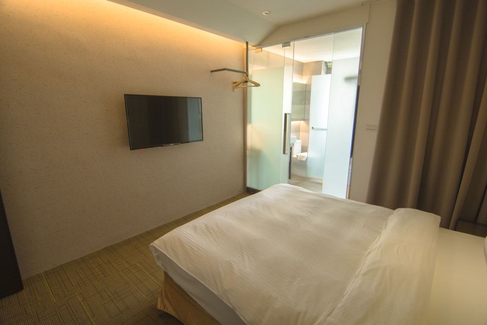 O2 Hotel Taipei Main Station Standard Quadruple Room, 2 Double Beds 9