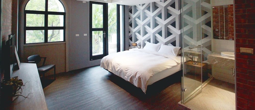 ManMan Deluxe Double Room 2