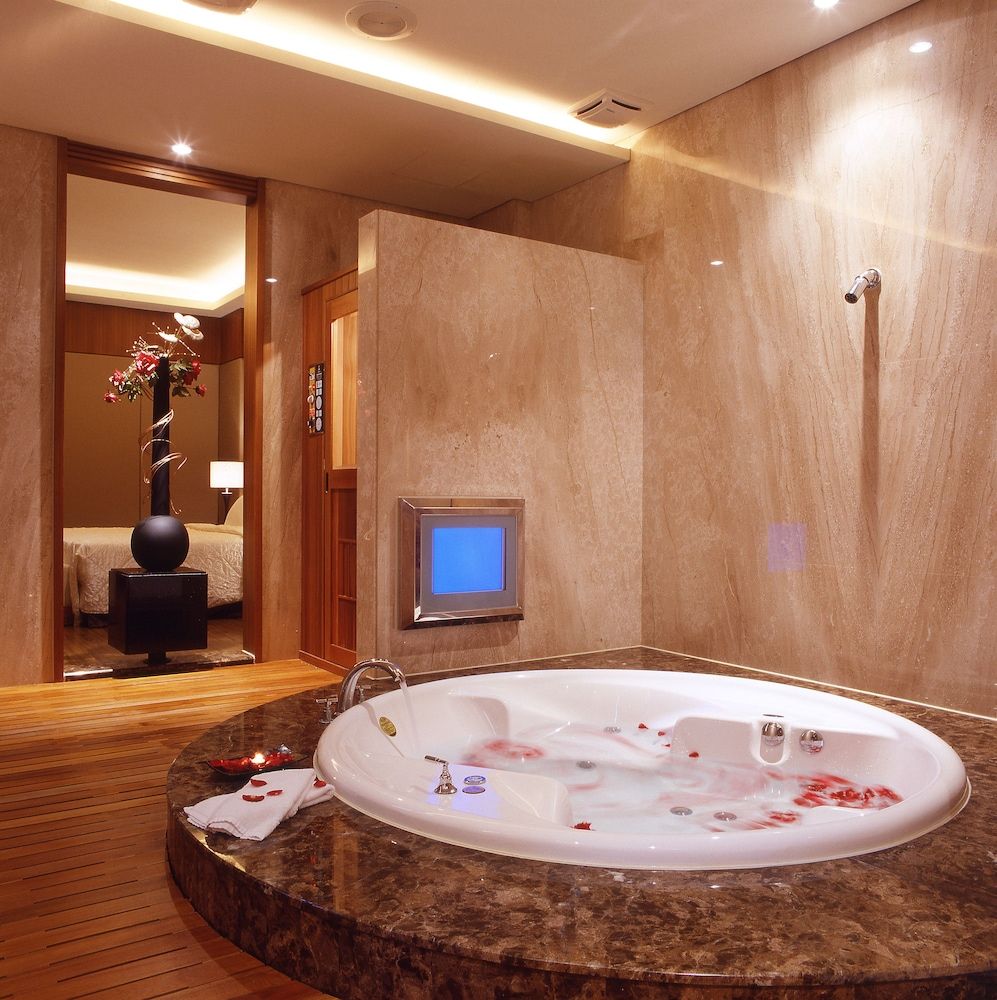 Dong Feng Motel Presidential Suite 4