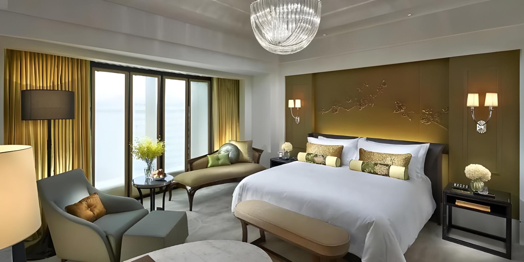 Mandarin Room King