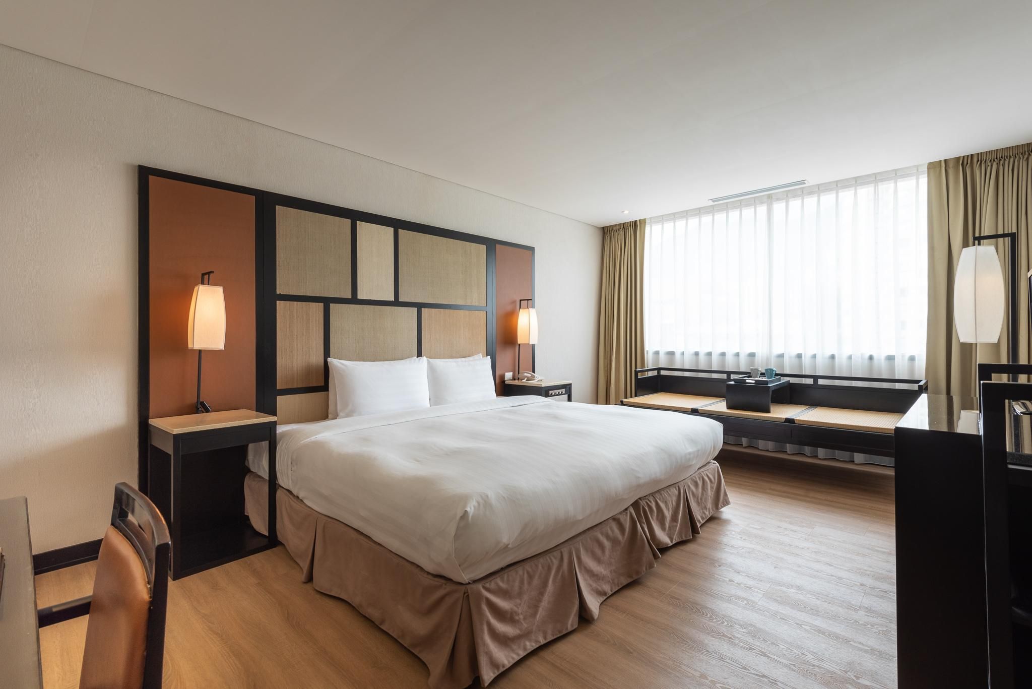 Deluxe Double Bed - Park View