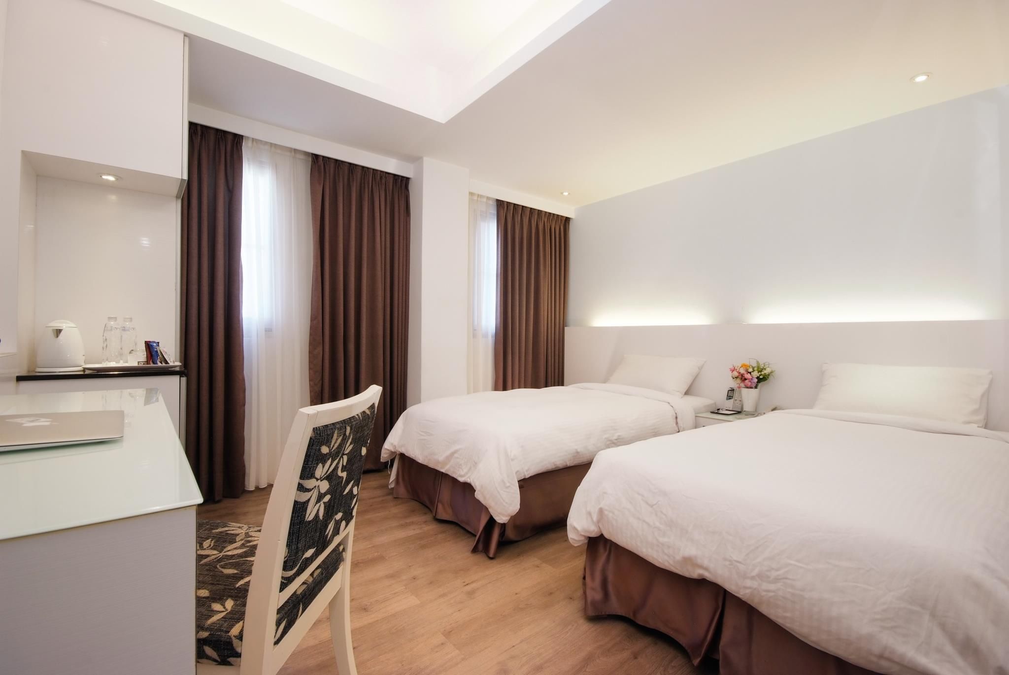 Superior 2 Single Beds