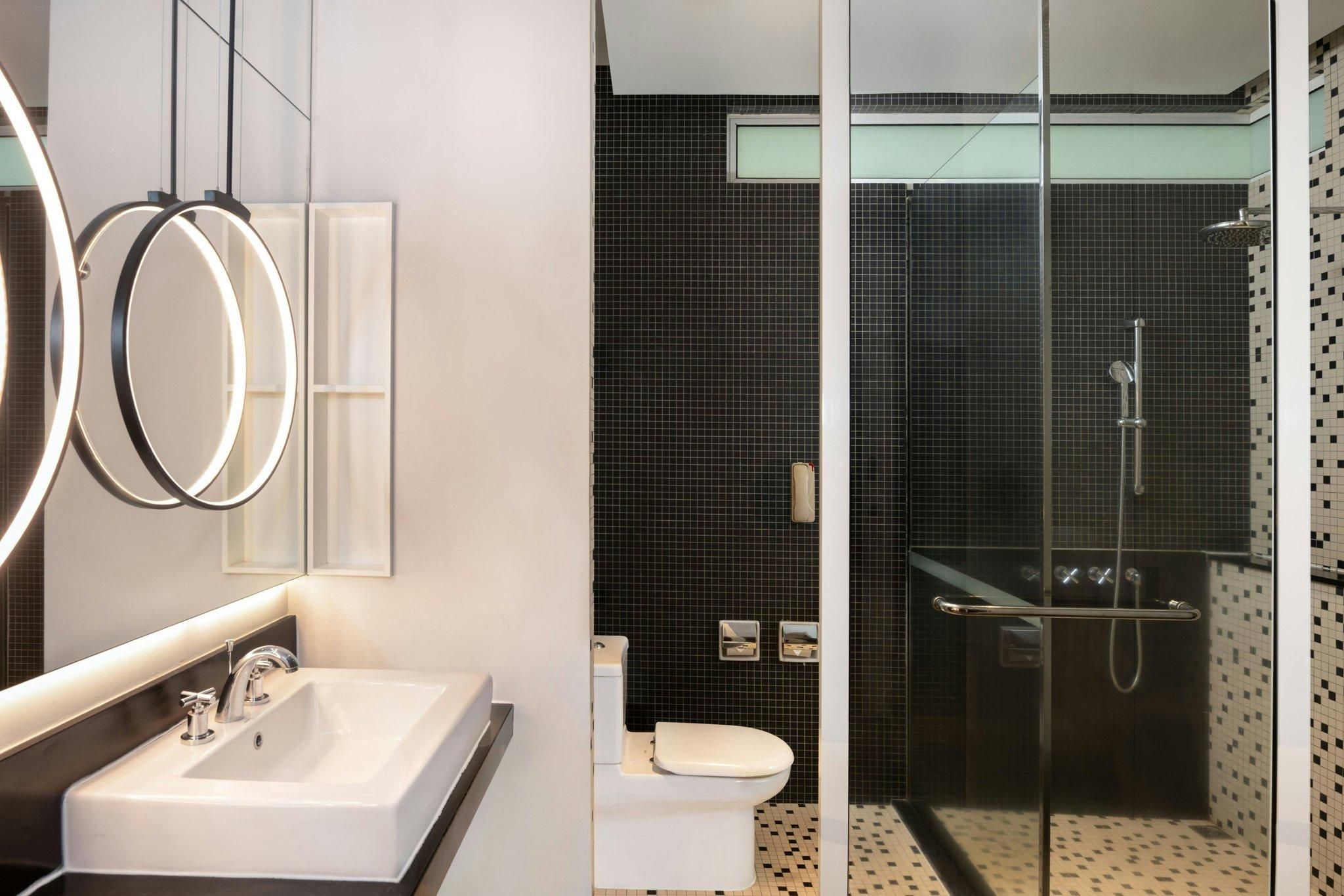 Deluxe Guest room, 1 King, Balcony