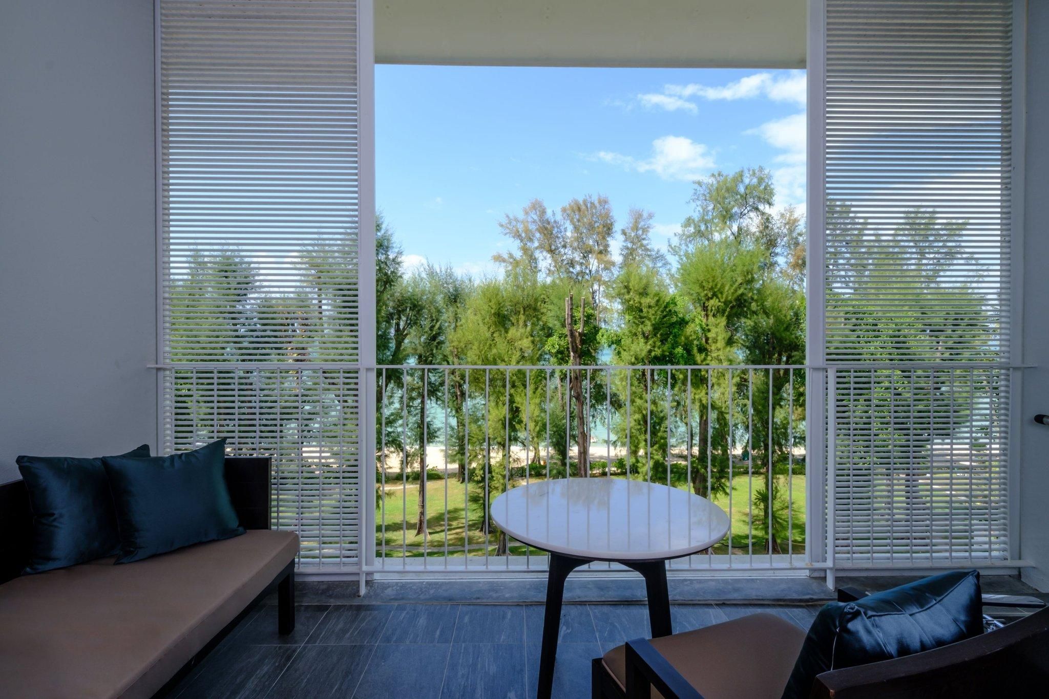 Grand Deluxe, Suite, 1 King, Sea facing view, Balcony: 2