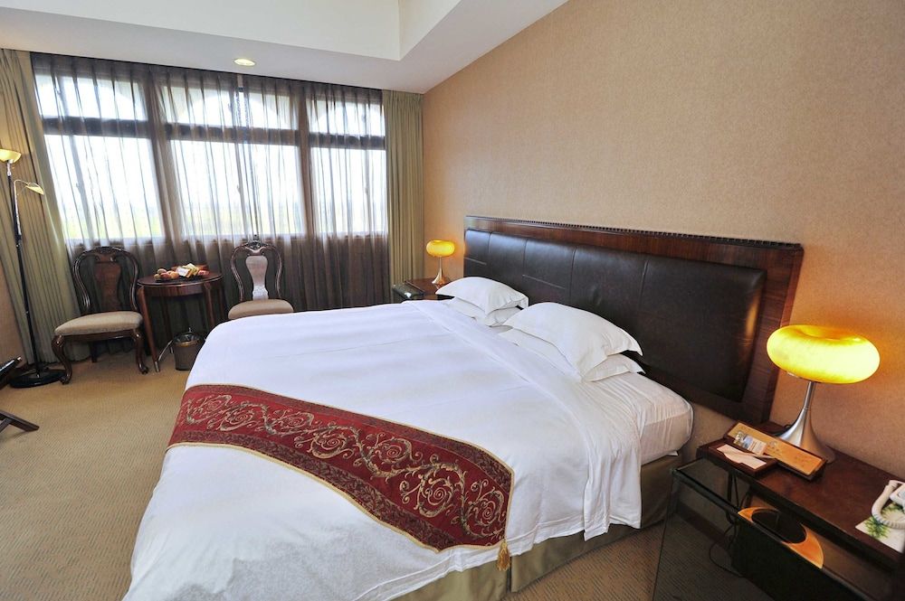 Resort One Hotel Elite Double Room, 1 King Bed 2