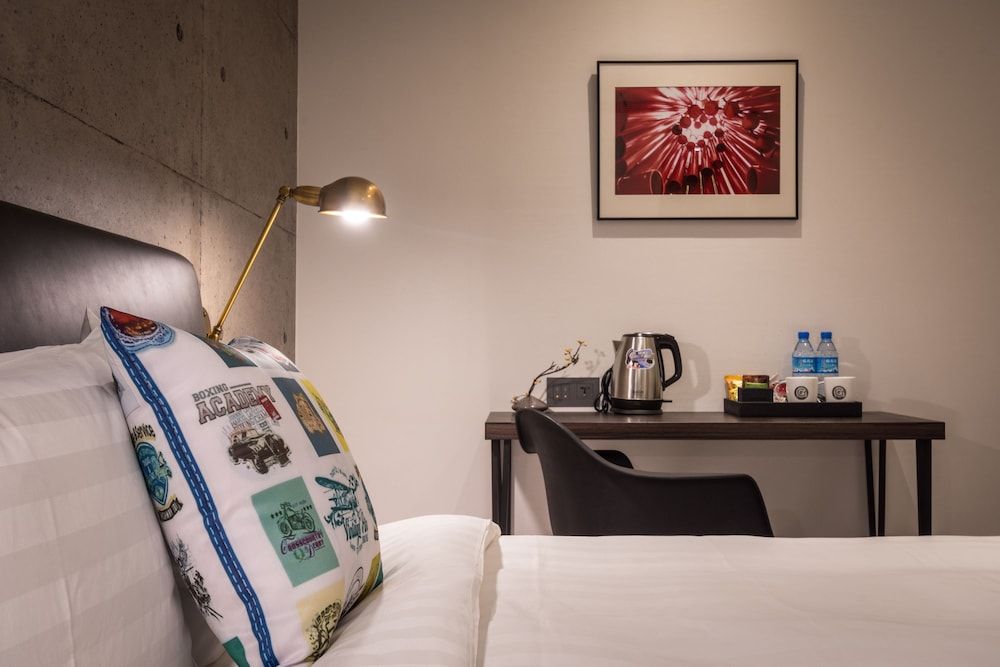 Goldinn Hotel Standard Double Room, No Windows 2