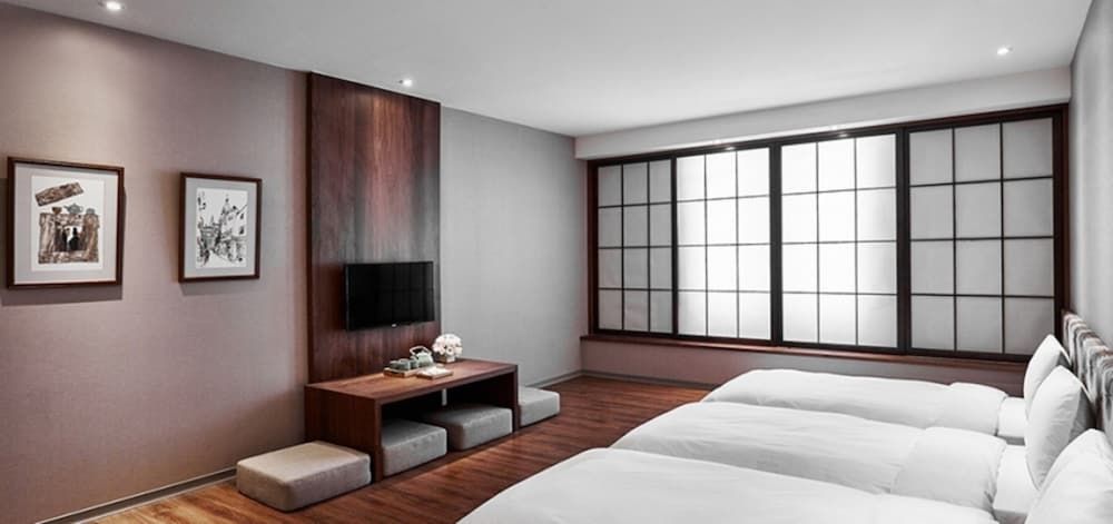 Orange Hotel - Wenhua Triple Room (Japanese) 2