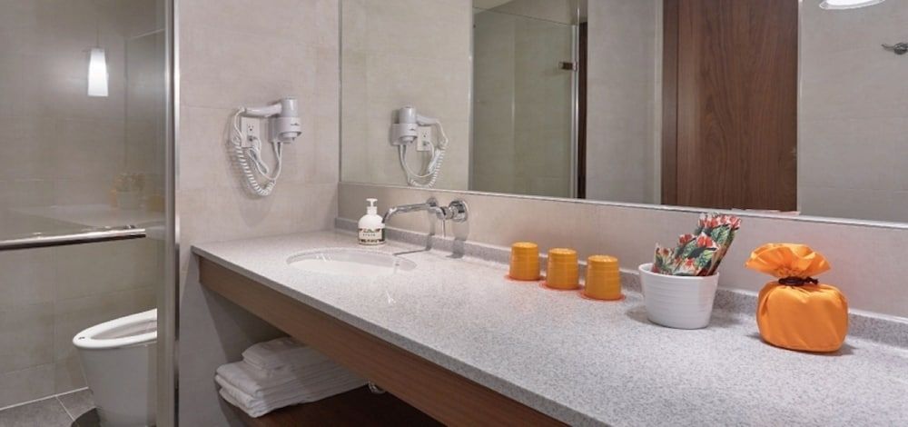 Orange Hotel - Wenhua Triple Room (Japanese) 3