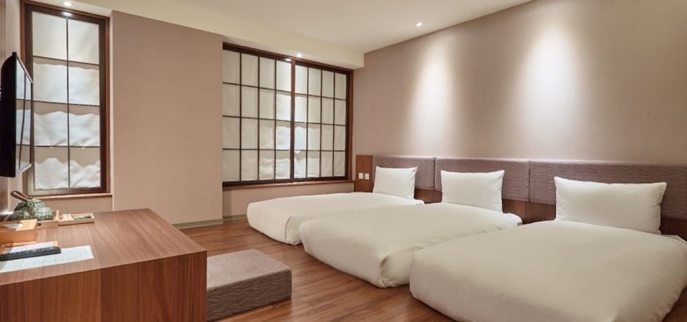 Orange Hotel - Wenhua Triple Room (Japanese)