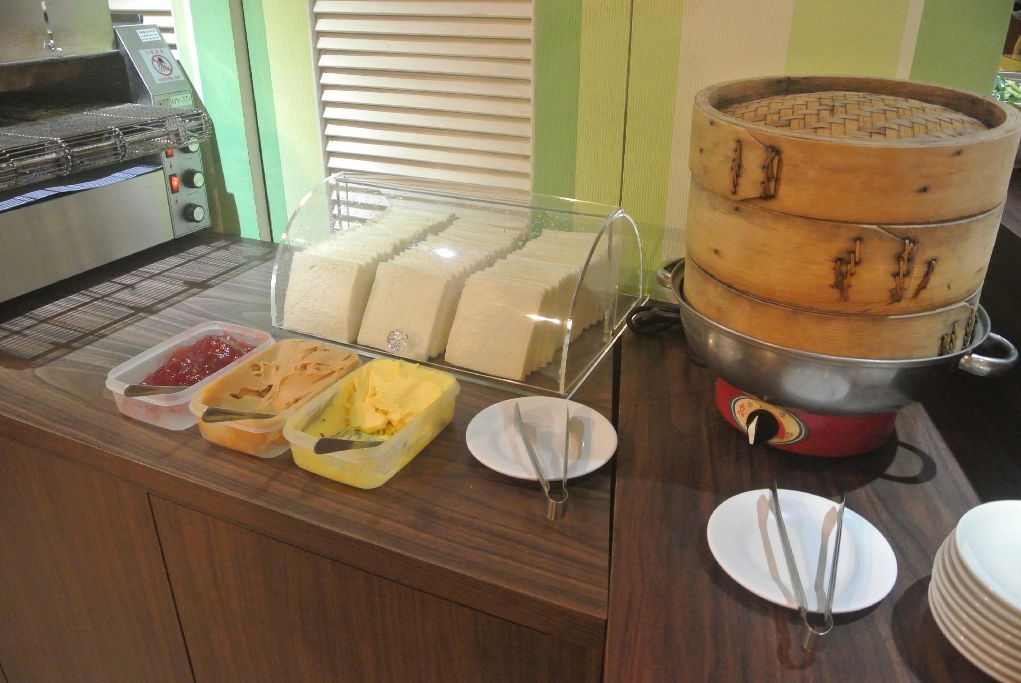 undefined New World Hotel 9