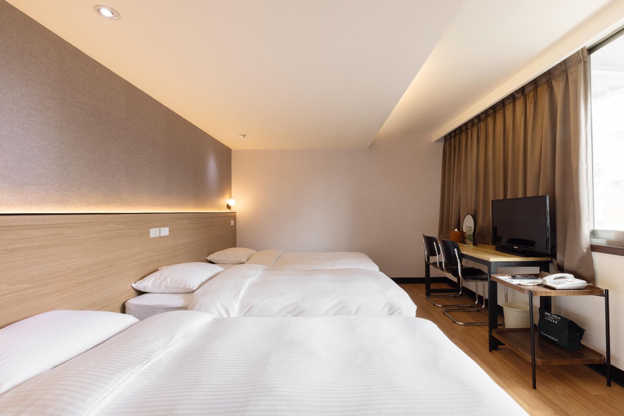 undefined New World Hotel 10