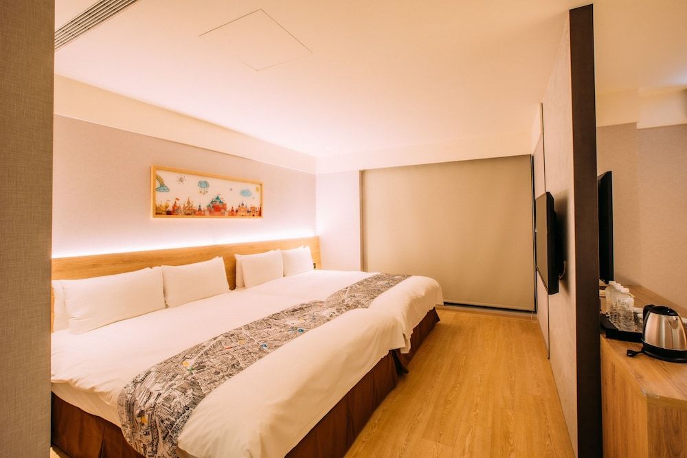 Mega Hotel Superior Quadruple Room, 2 Double Beds, Bathtub 15