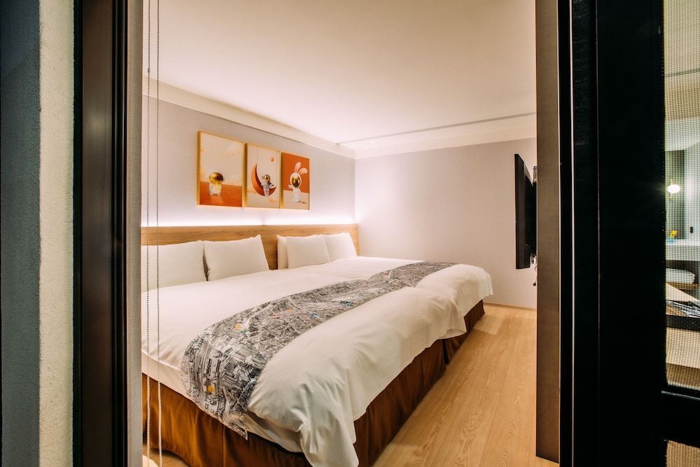 Mega Hotel Classic Quadruple Room, 2 Double Beds, Bathtub 3