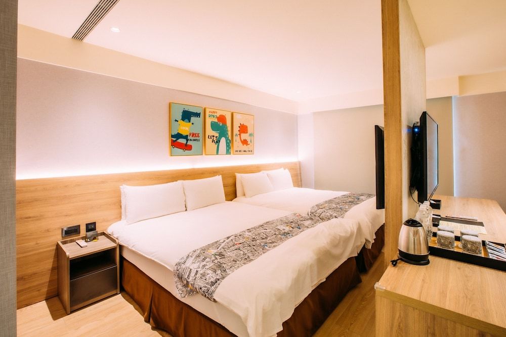 Mega Hotel Superior Quadruple Room, 2 Double Beds, Bathtub 7