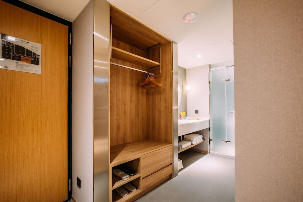 Mega Hotel Superior Quadruple Room, 2 Double Beds, Bathtub 37