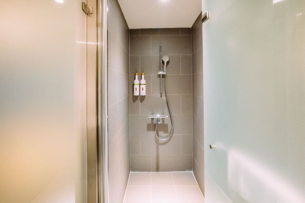 Mega Hotel Superior Quadruple Room, 2 Double Beds, Bathtub 23