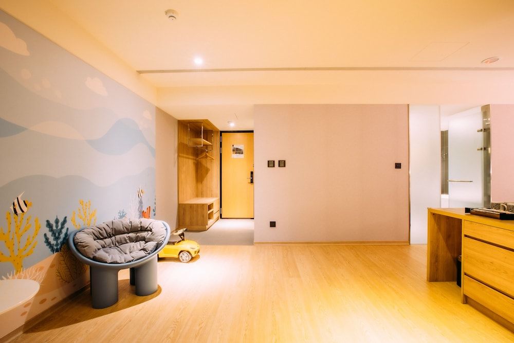 Mega Hotel Superior Quadruple Room, 2 Double Beds, Bathtub 34