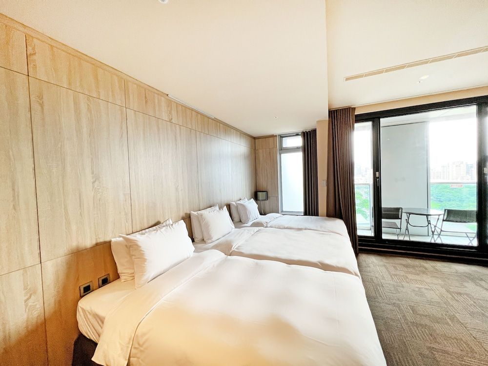 Balcony Room With Cityview (Triple Bed)