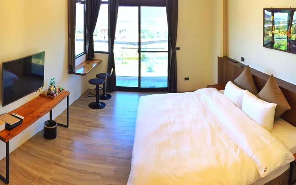 King Room with Mountain View