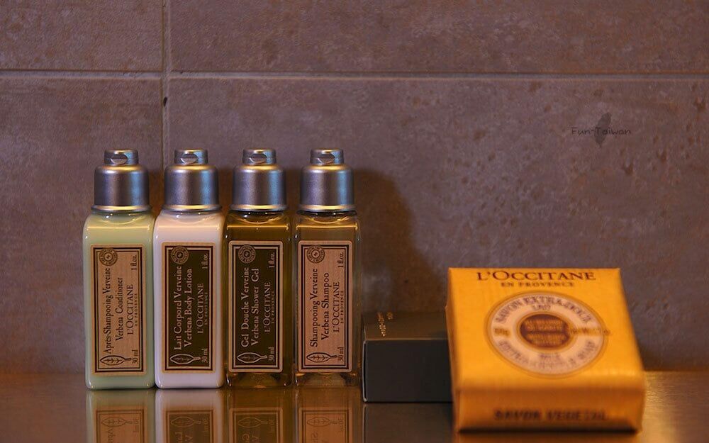 Bathroom amenities