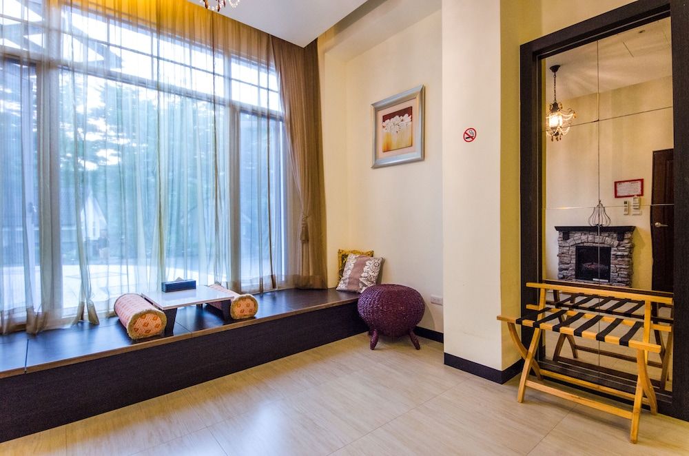 Butchard Villas Sun Moon Lake Deluxe Quadruple Room 5