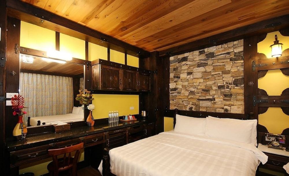 Sun Moon Lake Youngquan Hotels Double Room, 1 King Bed, Mountain View 2