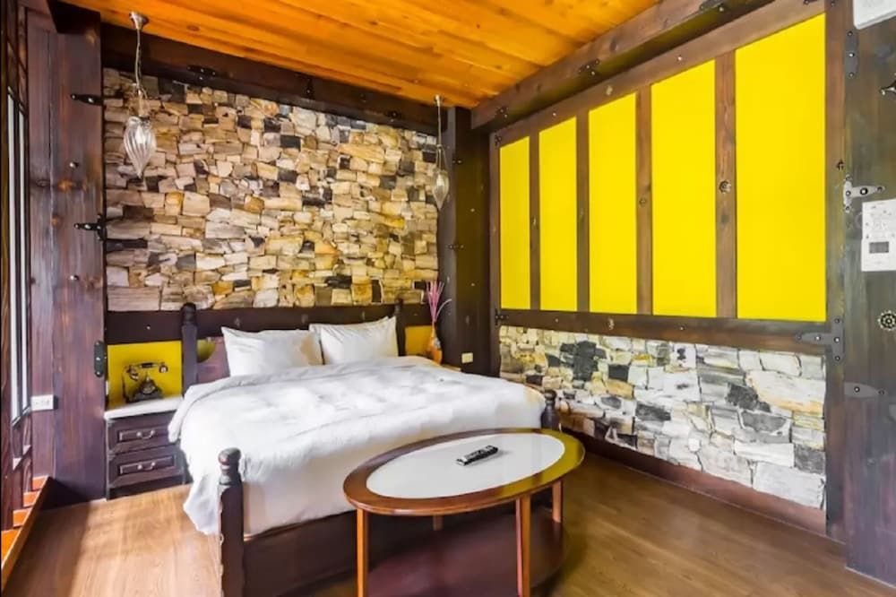 Sun Moon Lake Youngquan Hotels Double Room, 1 King Bed, Mountain View 3