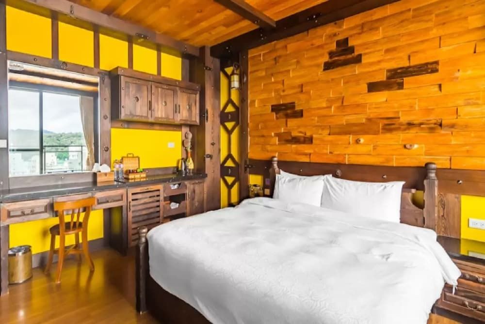 Sun Moon Lake Youngquan Hotels Double Room, 1 King Bed, Lake View 3